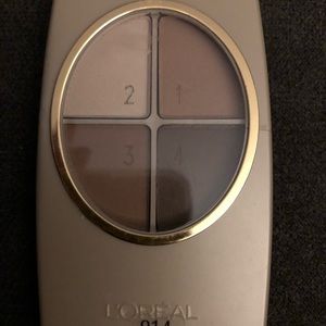 Four color eyeshadow palette